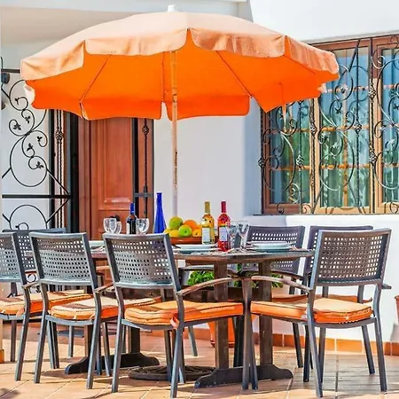 فيلة Playa Blanca Sleeps 8 Pool Wifi T334218